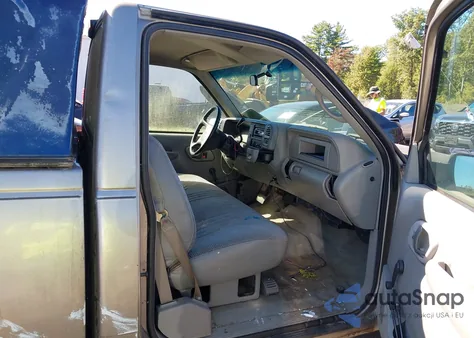 2000 Chevrolet C2500 из США, поврежденный, VIN 1GCGC24J4YR220382